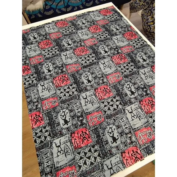 Szürke emberkék afrikai textil