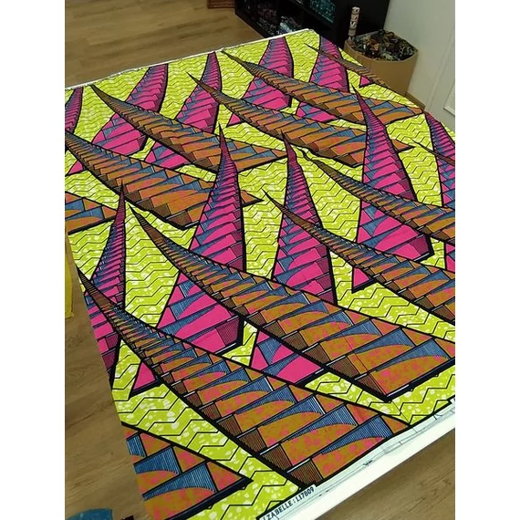 Pink lépcső afrikai textil