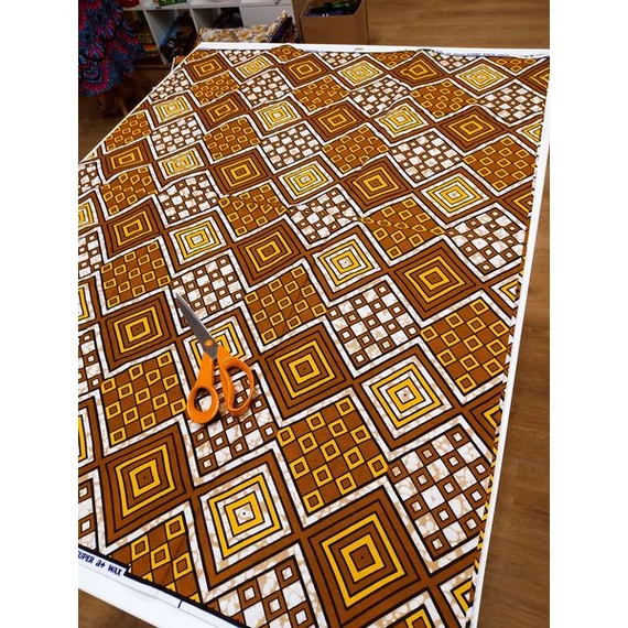 Barna rombuszos afrikai textil